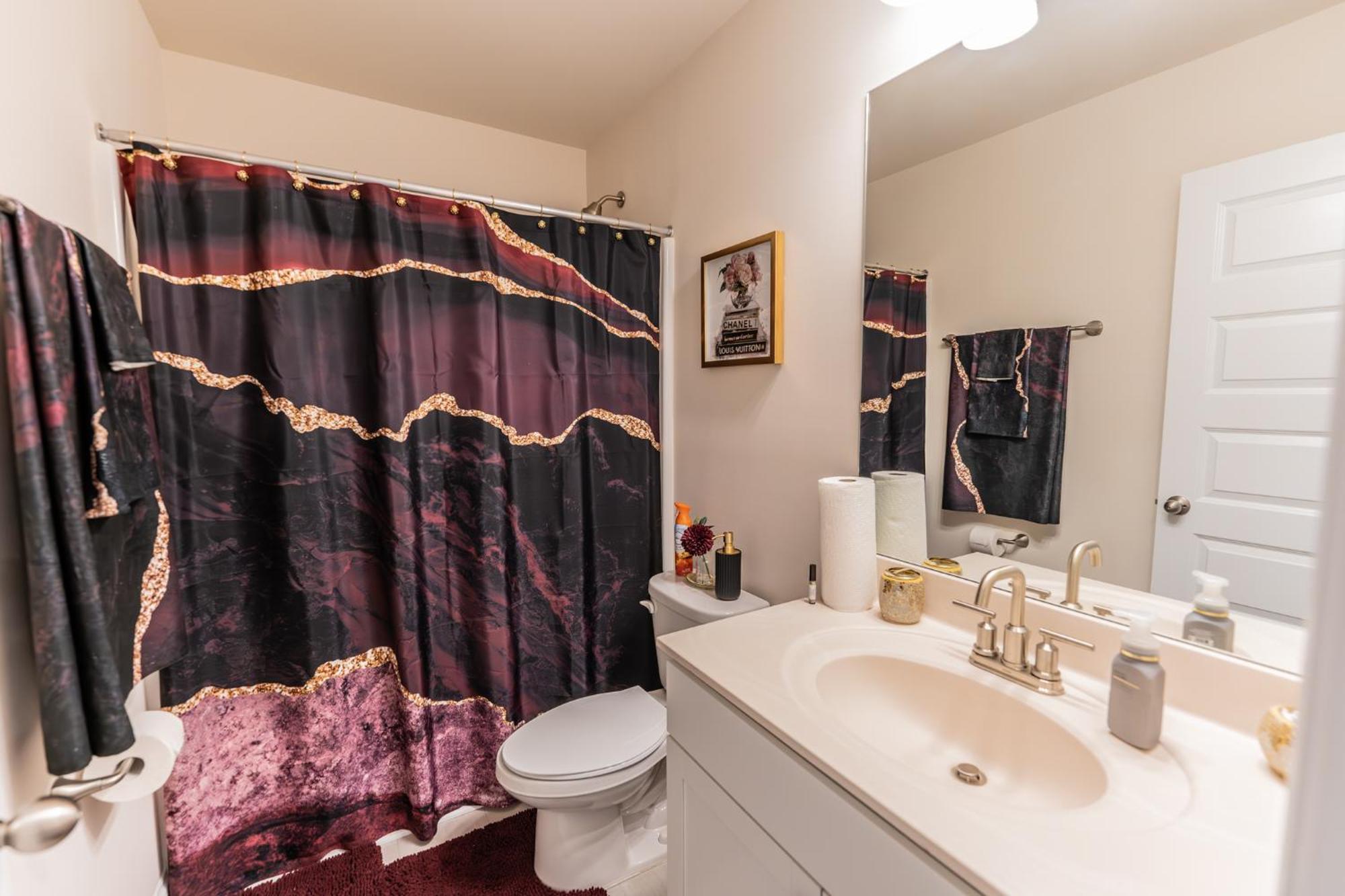 Luxury Bedroom With Private Bath Hampton Exterior foto